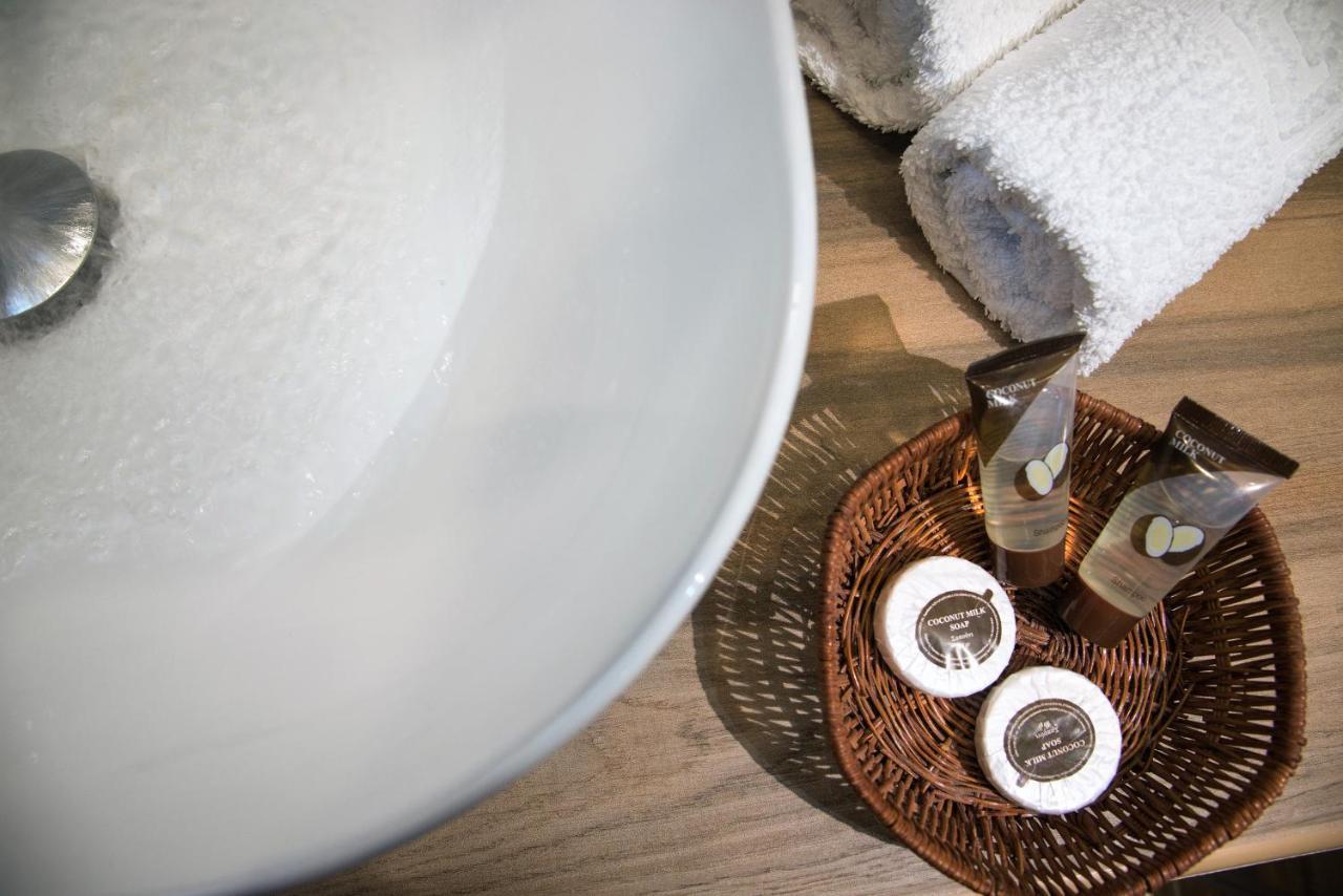 Angelica'S Deluxe Rooms In Adamas Екстер'єр фото