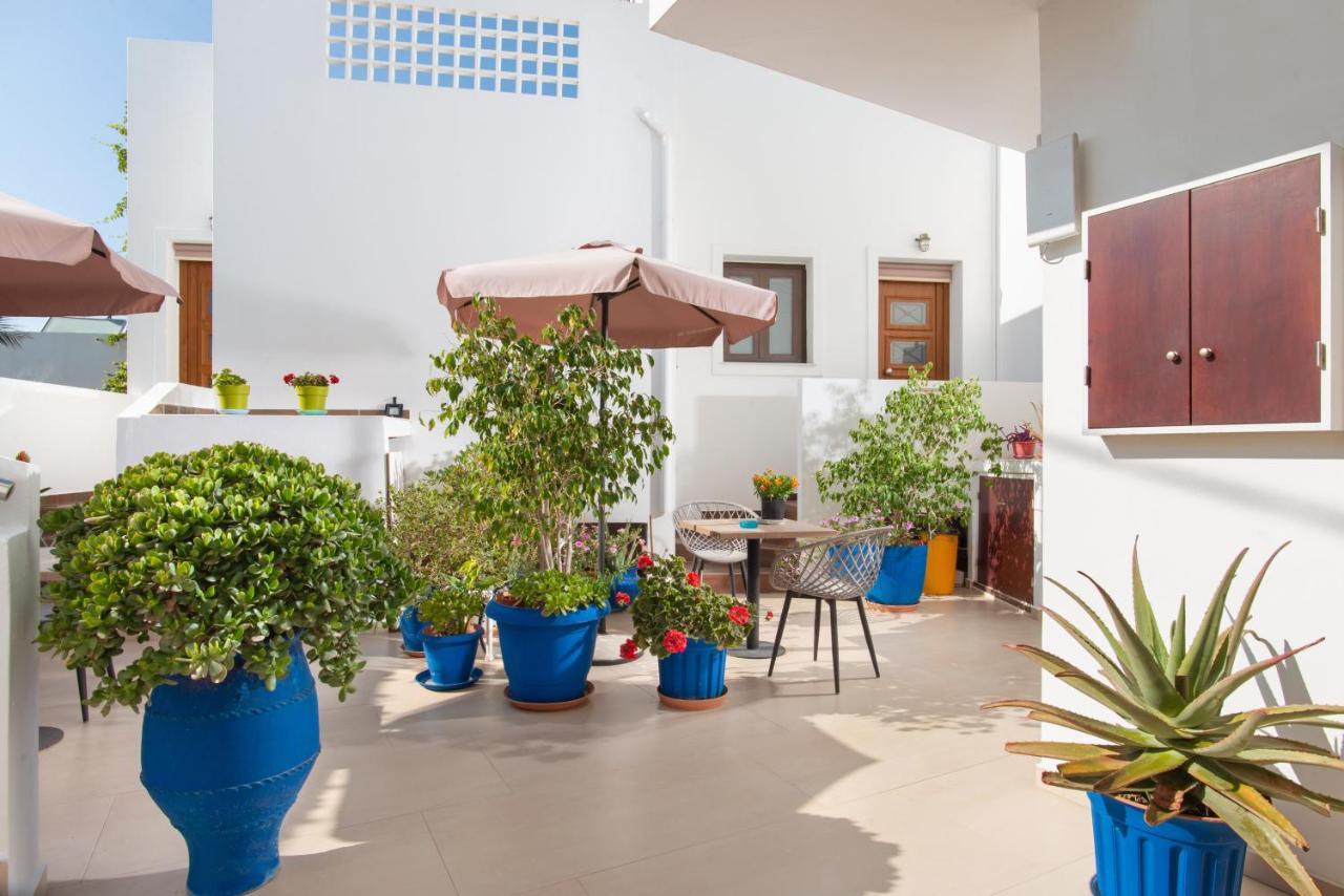 Angelica'S Deluxe Rooms In Adamas Екстер'єр фото
