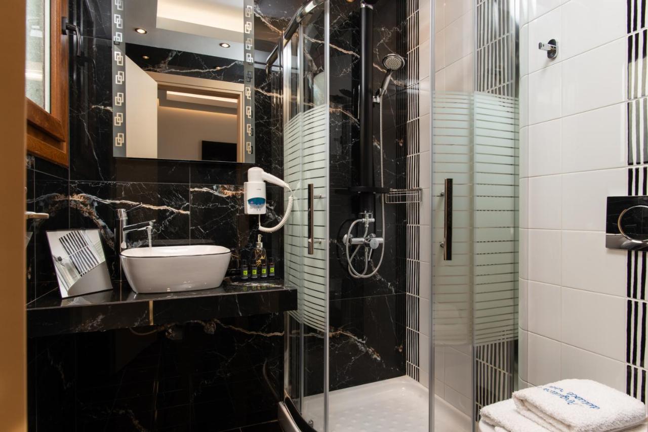 Angelica'S Deluxe Rooms In Adamas Екстер'єр фото